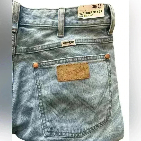 Free Peolple X WRANGLER WOMEN MEOW LASER TIGER WANDERER FLARE JEANS NWT 28,25,30 - Picture 11 of 15